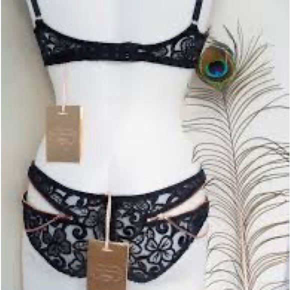 Agent Provocateur Soirée Terri Panties- Size 4 Large, Blue Lace w Chains💙 NWT - Picture 3 of 8